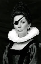 Enriqueta Carballeira as 