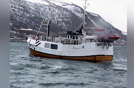 Extreme Houseboats Season 1: Homes with Hoists