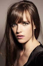 Susana Abaitua como Laura