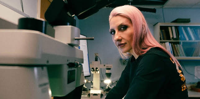 19:18: Los casos de Alina Burroughs | DKISS | 12/16 2025