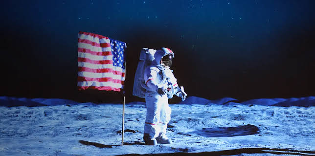 From the Earth to the Moon