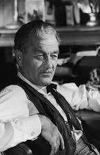 Milburn Stone como Cpl. Martin