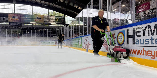 18:15: Die Nordreportage: Saisonauftakt im Eisstadion | Radio Bremen | 11/10 2025