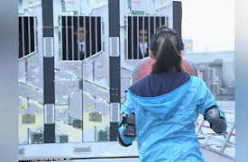 Run For Money: A Huge Uninhabited Shopping Mall