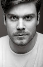 Daniel Hjelm as Tonårskille med vit mössa