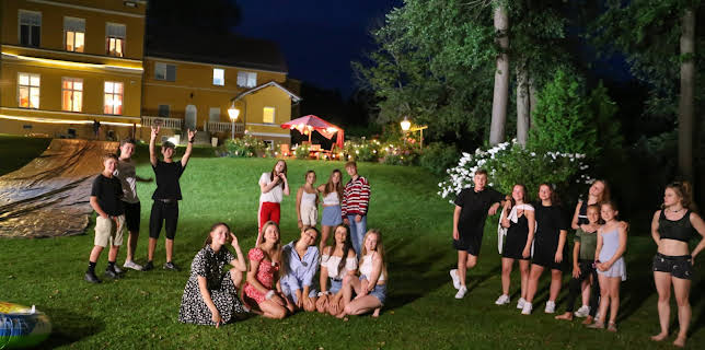 05:55: Die Mädchen-WG - Im Schloss am See | ZDF | 3/7 2026