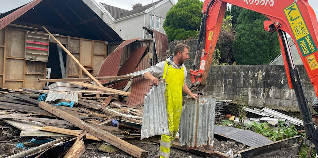 11:00 AM: The Great House Giveaway | More 4 | 11/27 2025