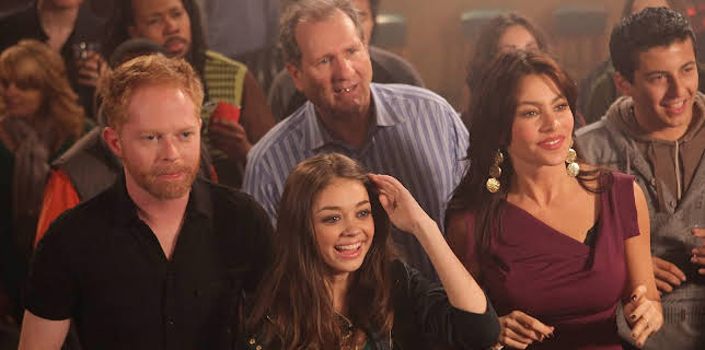 3:00 PM: Modern Family | E4 | 3/25 2026