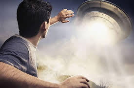 Your Deceptive Mind: A Scientific Guide to Critical Thinking Skills: Culture and Mass Delusions