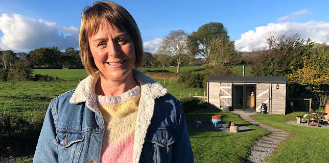 5:50 PM: Four in a Bed | More 4 | 11/27 2025