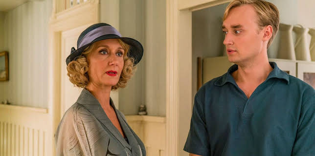 15:30: Seaside Hotel (S06/E03) | One | 2/5 2026