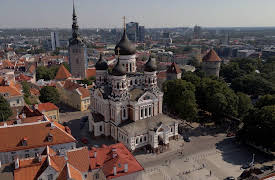 Curious Traveler Season 06 Info: Curious Tallinn