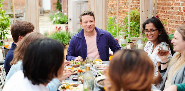 04:50: Jamie Oliver: Together (S1 E5) (S1) | TV8 | 12/28 2025