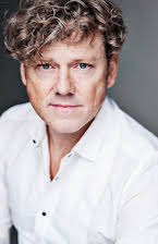 Mark Jordon som PC Phil Bellamy