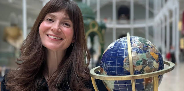 12:00 PM: Bargain Hunt (S70) | BBC One Oxfordshire | 12/30 2025