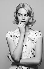 Allie Marie Evans som 