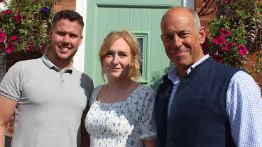 3:55 PM: Kirstie and Phil's Love It or... | 4 Seven | 12/21 2025