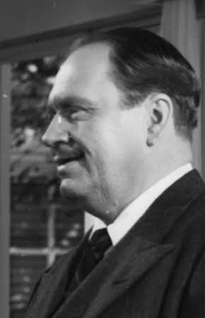 Howard Freeman as 