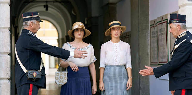 20:15: Hotel Portofino (S03/E01) | One | 10/28 2025