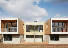 Grand Designs: Living in the...