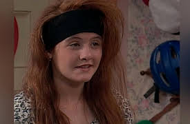 Clarissa Explains It All Season 1: School Picture