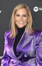 Dawn Ostroff som Director