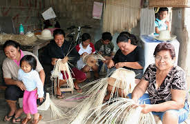 How Do They Do It?: Hats, Longest Road Tunnel, Snake Catcher