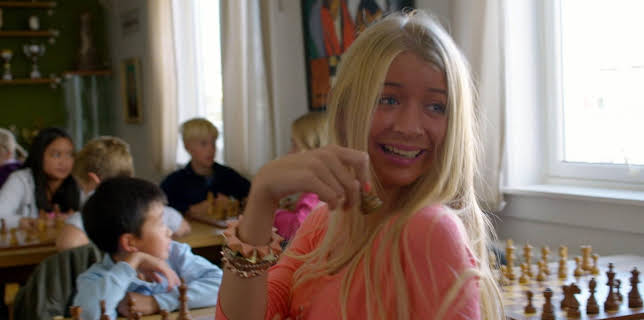 18:55: Alle sammen sammen | NRK Super | 11/8 2025