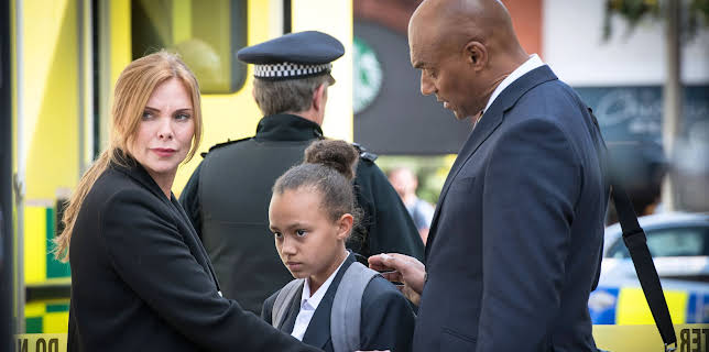 00:05: Tyst vittne (S22 E3) (S22) | Kanal 11 | 12/24 2025