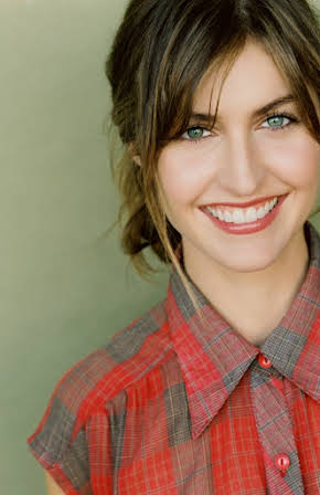 Heidi Niedermeyer as 