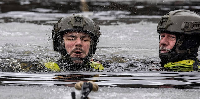 16:55: Kompani Lauritzen: Tropp 4 | TV 2 | 11/12 2025