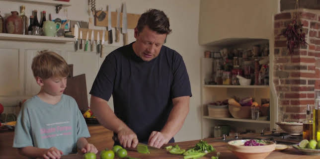 15:50: Jamie Oliver: Together (S1 E3) (S1) | TV8 | 12/7 2025