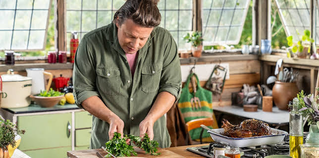 13:15: Jamie Oliver: Seasons (S1 E8) (S1) | TV6 | 12/13 2025