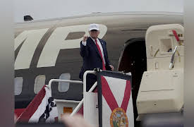 Inside the Greatest Political Show on Earth: The Circus: Inside The Greatest Political Show on Earth