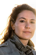 Pippa Ehrlich como Director