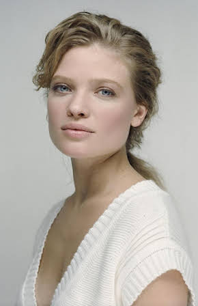 Mélanie Thierry as Marguerite Duras épouse Antelme