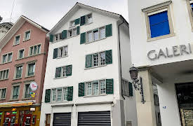 House Hunters International: Volume 7, Season 152: Family Physics in Switzerland