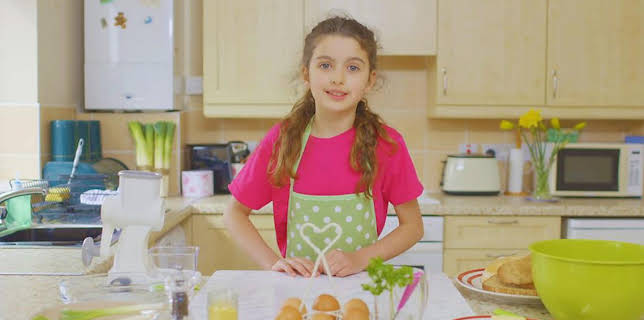 12:00 PM: My World Kitchen (S2) | Cbeebies | 11/5 2025