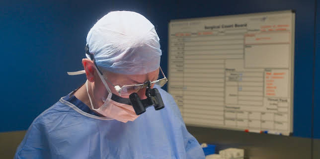 23:20: The Bad Skin Clinic (S5 E5) (S5) | TLC | 11/3 2025