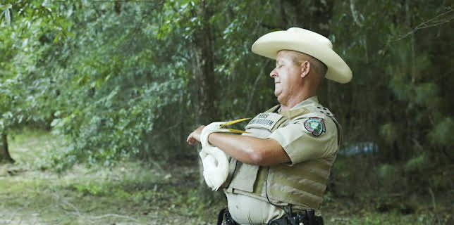 13:05: Lone Star Law  (S4 E10) (S4) | Animal Planet | 11/19 2025