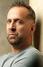 Peter Stormare como 