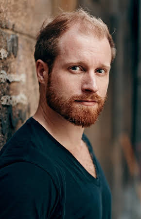 Erik Aleksander Schjerven as 