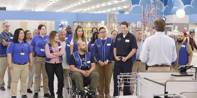 19:40: Superstore (S3 E1) (S3) | Viasat Series | 12/30 2025
