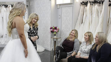 07:00: Say Yes to the Dress UK (S4 E28) (S4) | TLC | 11/28 2025