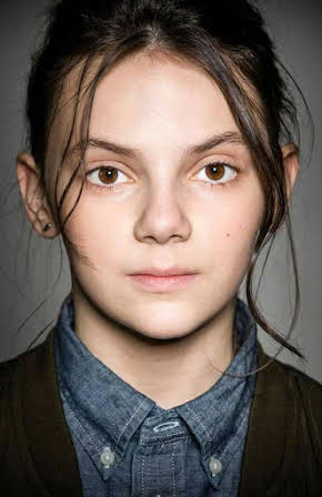 Dafne Keen as 