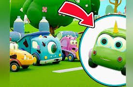 Mocas - Little Monster Cars: Playing with Ball