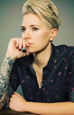 Jem Garrard som Director