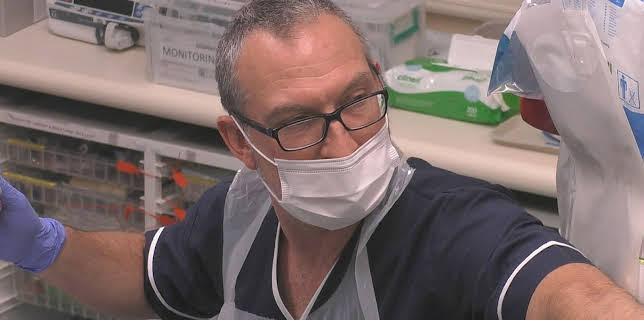 11:05 PM: 24 Hours in A&E | More 4 | 11/28 2025