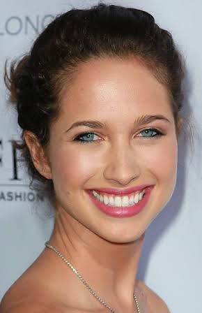 Maiara Walsh as 