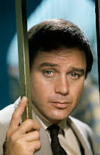 Michael Callan como Noah Forbes